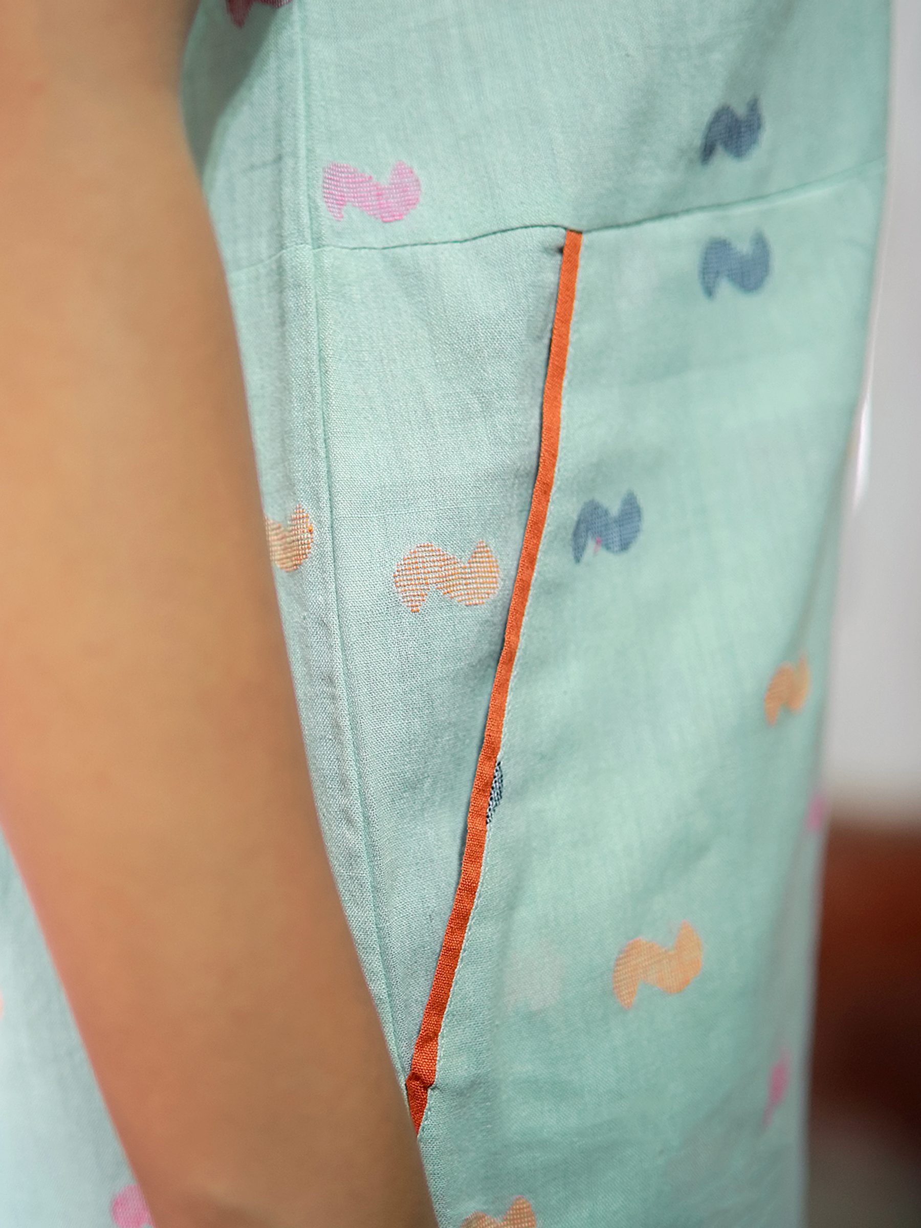 Green Kimono-style dress with a single side pocket