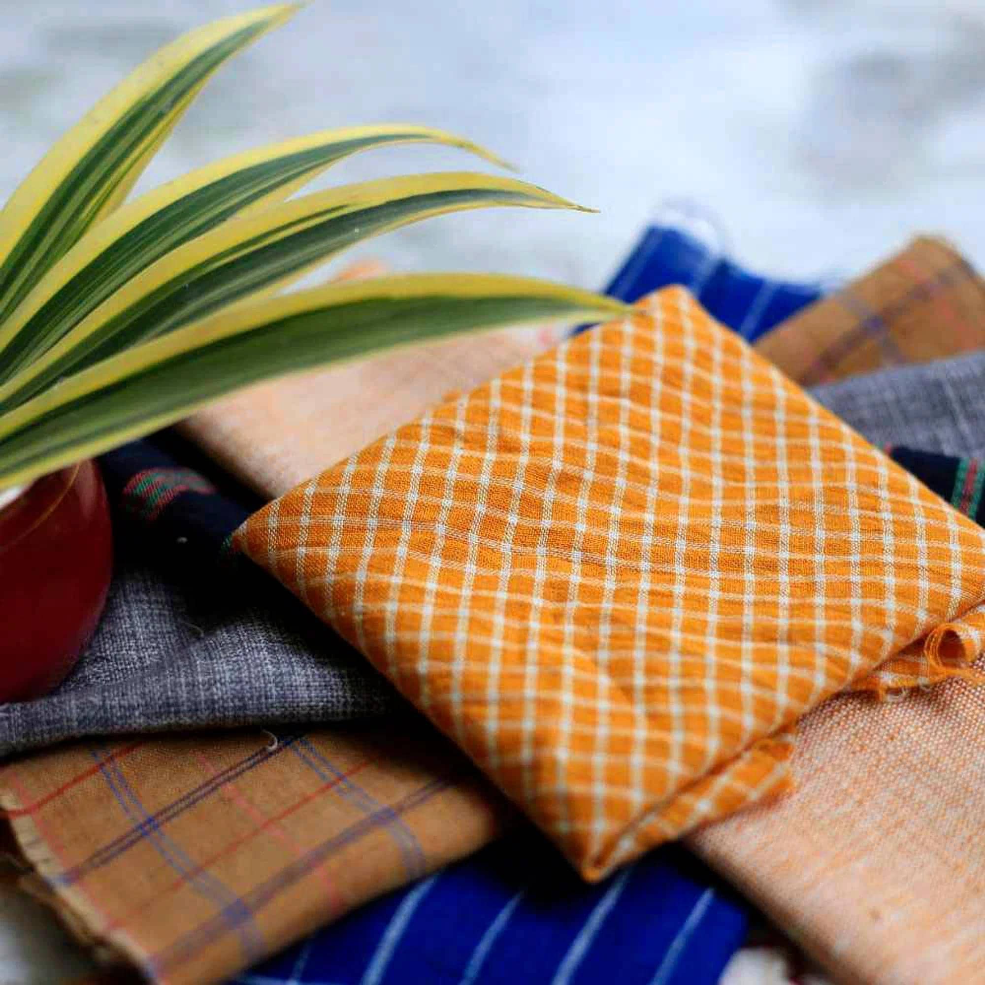 Shop For Handwoven Fabrics, Scarves And Sarees From This Bengal-Based Brand